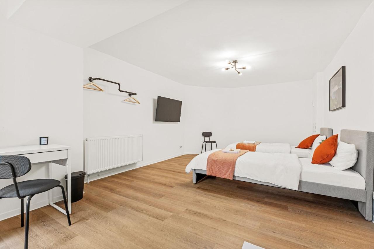 2 Zimmer Apartments, 4 Betten, Vollmoebliert,Zentrale Lage Am S-Bahnhof 柏林 外观 照片